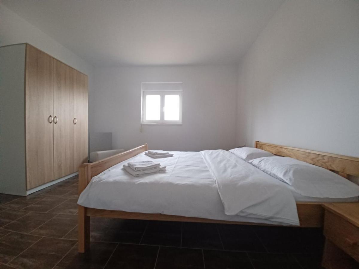 Apartman Milanko Muskovci Exterior foto